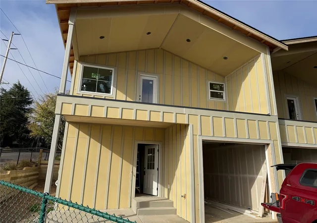 Photo 1 of Townhouse for sale at 7414 Cascade Dr #2A, Everett, WA 98203 | MLS# NWM2593980 | Listing updated on 2026-10-23