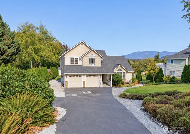 Photo 1 of Single family home for sale at 4517 Edgemont Pl, Mount Vernon, WA 98273 | MLS# NWM2593982 | Listing updated on 2026-10-17