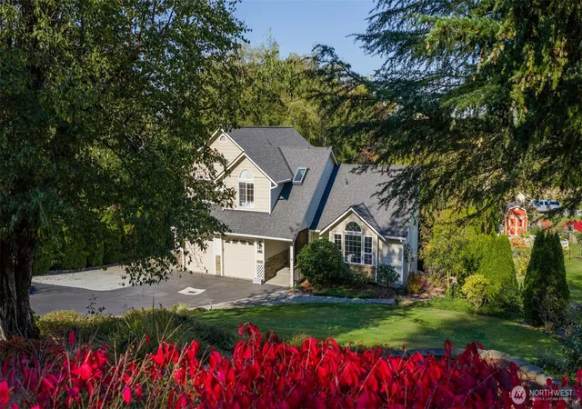 Photo 2 of Single family home for sale at 4517 Edgemont Pl, Mount Vernon, WA 98273 | MLS# NWM2593982 | Listing updated on 2026-10-17