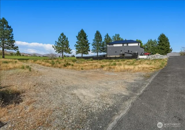 Photo 2 of Land for sale at 55 Long Dr, Pateros, WA 98846 | MLS# NWM2593991 | Listing updated on 2026-10-14