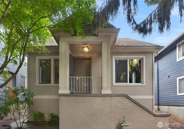 Photo 1 of Single family home for sale at 3005 3rd Avenue W, Seattle, WA 98119 | MLS# NWM2593993 | Listing updated on 2026-10-15