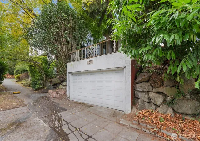Photo 2 of Single family home for sale at 3005 3rd Avenue W, Seattle, WA 98119 | MLS# NWM2593993 | Listing updated on 2026-10-15