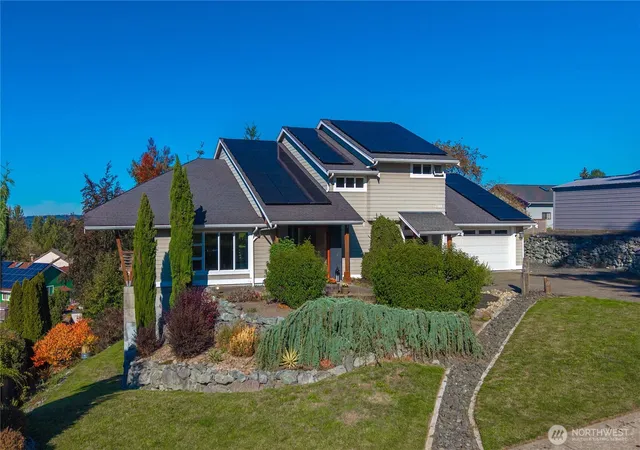 Photo 1 of Single family home for sale at 811 21st Avenue Sw, Puyallup, WA 98371 | MLS# NWM2594007 | Listing updated on 2026-10-18