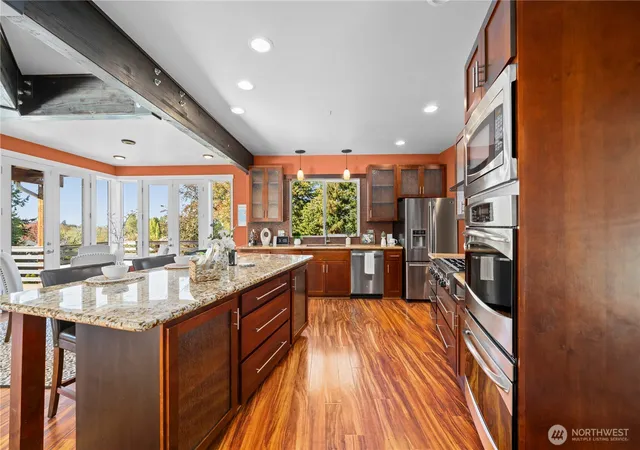 Photo 3 of Single family home for sale at 811 21st Avenue SW, Puyallup, WA 98371 | MLS# NWM2594007 | Listing updated on 2026-10-18