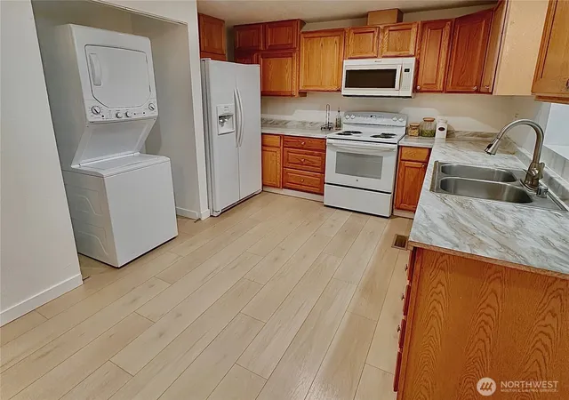 Photo 3 of House for sale at 1911 S Beech, Kennewick, WA 99337 | MLS# NWM2594013 | Listing updated on 2026-10-14