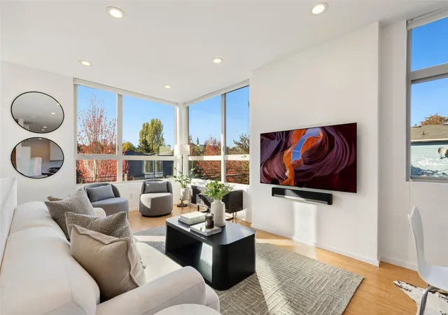 Photo 4 of Townhouse for sale at 206 22nd Avenue #C, Seattle, WA 98122 | MLS# NWM2594016 | Listing updated on 2026-10-21