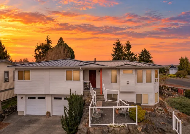Photo 1 of Single family home for sale at 5726 Nakat Way, Blaine, WA 98230 | MLS# NWM2594017 | Listing updated on 2026-10-16
