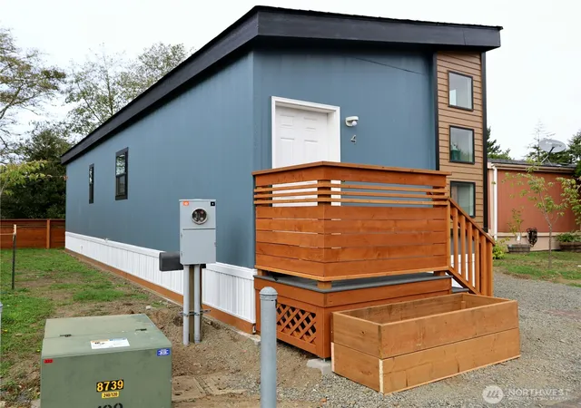 Photo 3 of Manufactured home for sale at 1303 30th Street #4, Seaview, WA 98644 | MLS# NWM2594023 | Listing updated on 2026-10-28