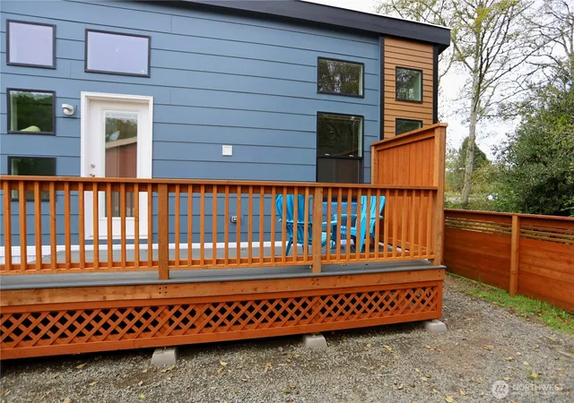 Photo 3 of Manufactured home for sale at 1303 30th Street #4, Seaview, WA 98644 | MLS# NWM2594023 | Listing updated on 2026-10-28