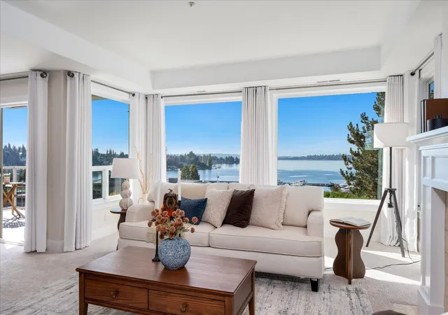 Photo 1 of Condo for sale at 5304 Lake Washington Blvd NE #H, Kirkland, WA 98033 | MLS# NWM2594033 | Listing updated on 2026-10-25