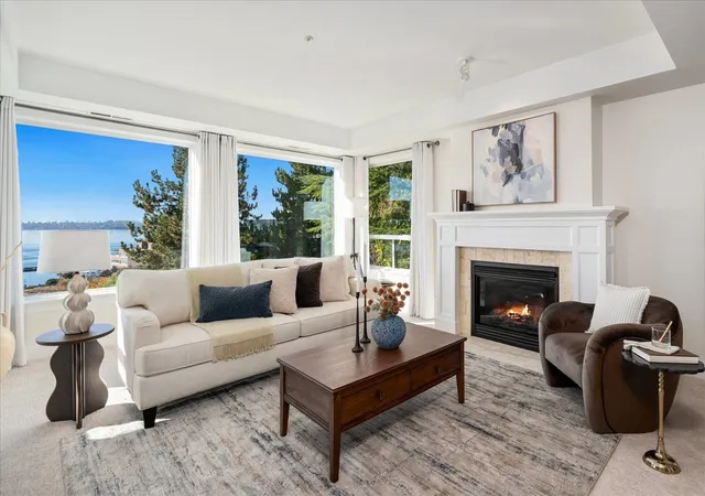 Photo 3 of Condo for sale at 5304 Lake Washington Blvd NE #H, Kirkland, WA 98033 | MLS# NWM2594033 | Listing updated on 2026-10-25