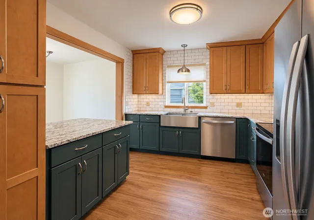 Photo 3 of Single family home for sale at 136 West St, Leavenworth, WA 98826 | MLS# NWM2594035 | Listing updated on 2026-10-14