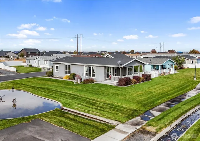 Photo 2 of Manufactured home for sale at 1701 E Burr Ave #32, Moses Lake, WA 98837 | MLS# NWM2594051 | Listing updated on 2026-10-19