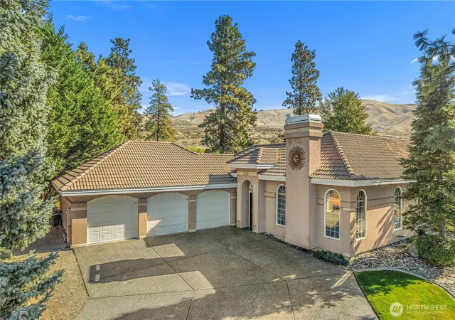Photo 2 of Single family home for sale at 609 Desert Cyn Blvd, Orondo, WA 98843 | MLS# NWM2594069 | Listing updated on 2026-10-16