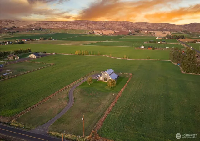 Photo 2 of Single family home for sale at 1510 Hamilton Rd, Ellensburg, WA 98926 | MLS# NWM2594078 | Listing updated on 2026-10-14