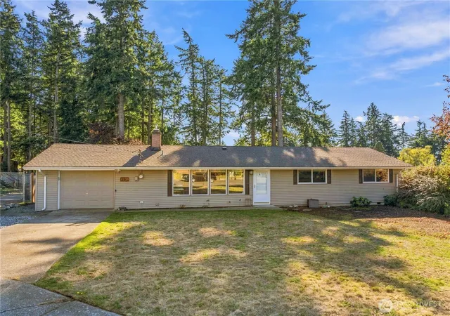 Single family home for sale at 1731 NE 8th Avenue, Oak Harbor, WA 98277 | MLS# NWM2594091