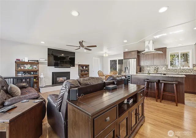 Photo 4 of Single family home for sale at 1731 NE 8th Avenue, Oak Harbor, WA 98277 | MLS# NWM2594091 | Listing updated on 2026-10-15