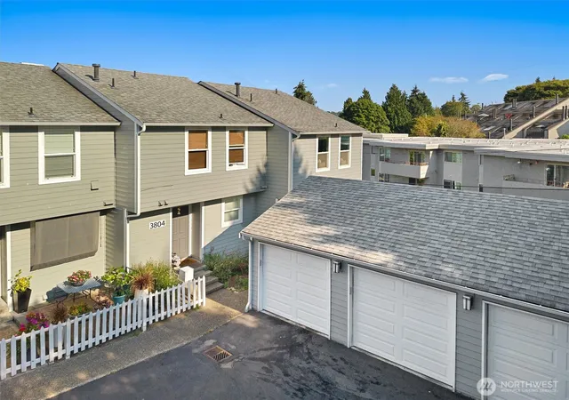 Townhouse for sale at 3802 25th Avenue W, Seattle, WA 98199 | MLS# NWM2594133