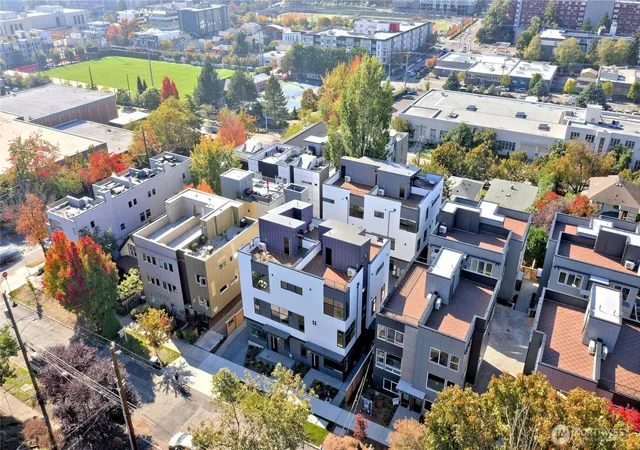 Photo 3 of Townhouse for sale at 717 15th Avenue #D, Seattle, WA 98122 | MLS# NWM2594143 | Listing updated on 2026-10-15