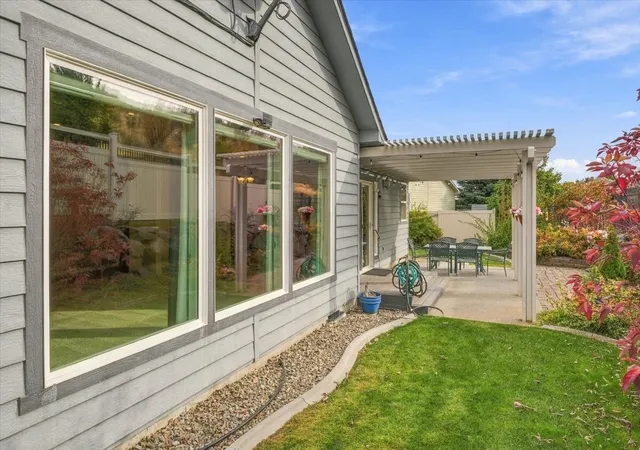 Photo 4 of Single family home for sale at 394 Lars Ln, Wenatchee, WA 98801 | MLS# NWM2594150 | Listing updated on 2026-10-22