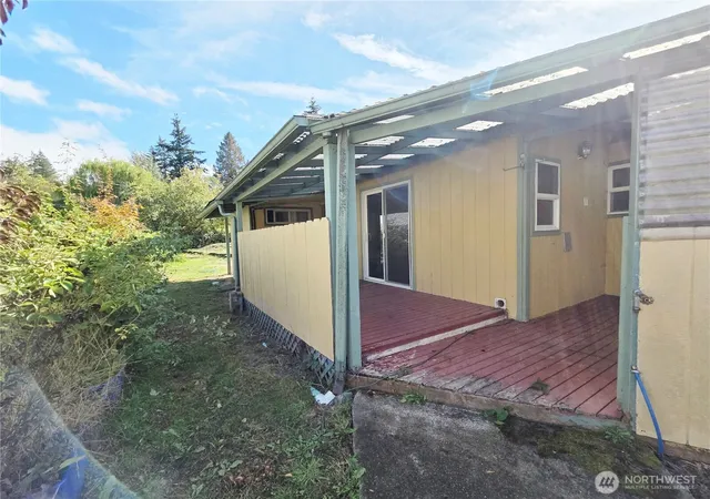 Photo 3 of Single family home for sale at 425 Sunnyhill Rd W, Bremerton, WA 98312 | MLS# NWM2594151 | Listing updated on 2026-10-19