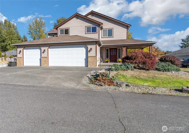Single family home for sale at 167 Tamarack Ct N, Eatonville, WA 98328 | MLS# NWM2594153