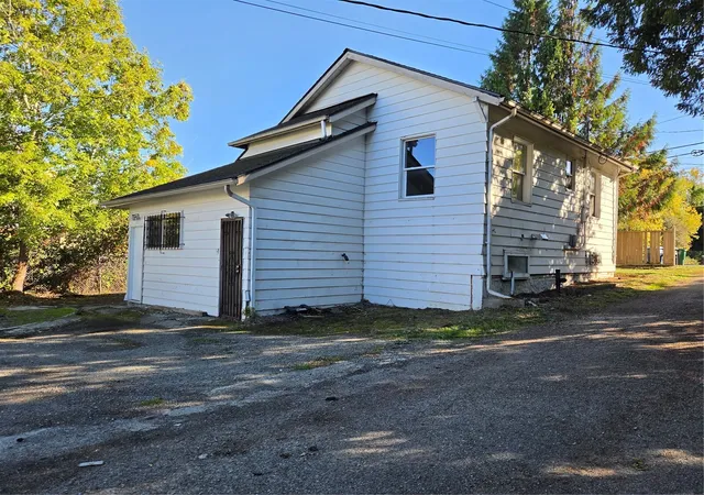 Photo 1 of Single family home for sale at 3700 S Holly St, Seattle, WA 98118 | MLS# NWM2594164 | Listing updated on 2026-10-16