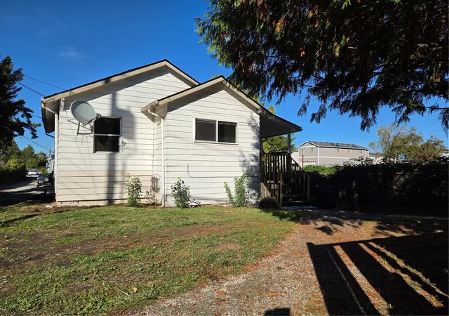 Photo 3 of Single family home for sale at 3700 S Holly St, Seattle, WA 98118 | MLS# NWM2594164 | Listing updated on 2026-10-16