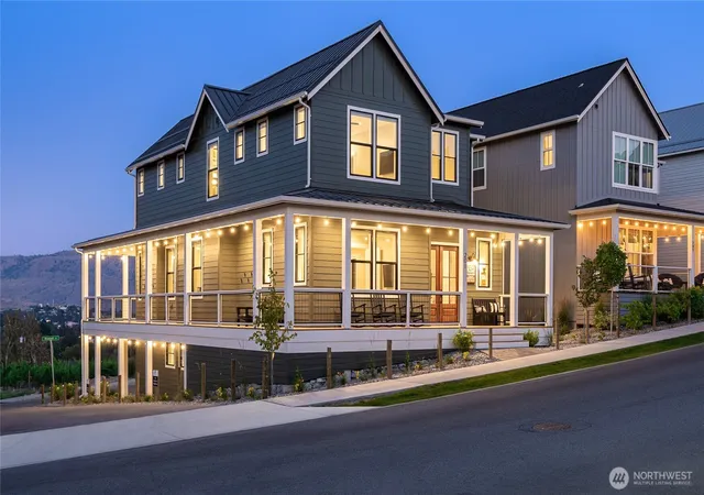 Single family home for sale at 201 Bluebell Ln, Chelan, WA 98816 | MLS# NWM2594166