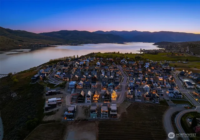 Photo 2 of Single family home for sale at 201 Bluebell Ln, Chelan, WA 98816 | MLS# NWM2594166 | Listing updated on 2026-10-15