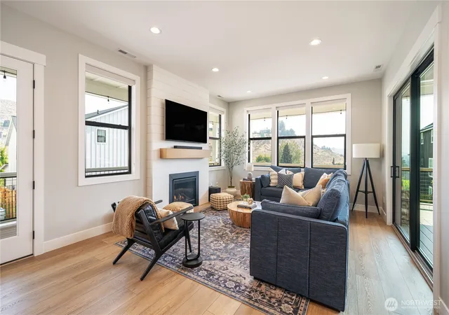 Photo 3 of Single family home for sale at 201 Bluebell Ln, Chelan, WA 98816 | MLS# NWM2594166 | Listing updated on 2026-10-15