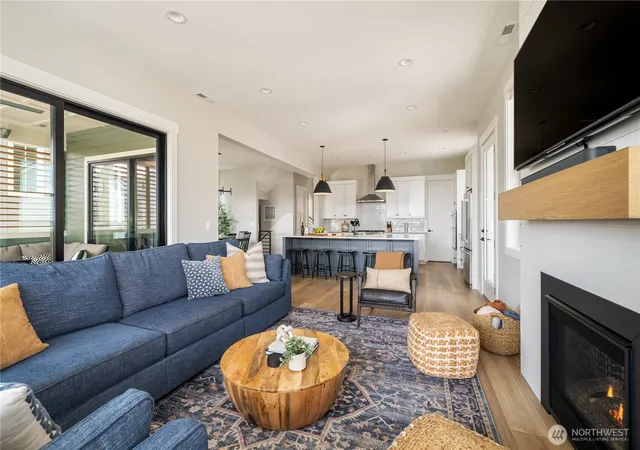 Photo 4 of Single family home for sale at 201 Bluebell Ln, Chelan, WA 98816 | MLS# NWM2594166 | Listing updated on 2026-10-15