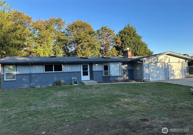Photo 2 of Single family home for sale at 11054 Se 192nd Street, Renton, WA 98055 | MLS# NWM2594173 | Listing updated on 2026-10-16