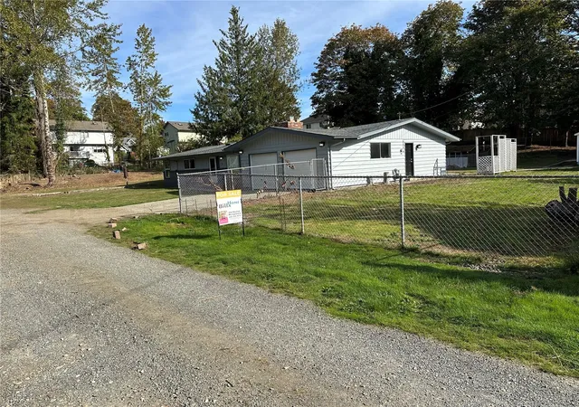 Photo 4 of Single family home for sale at 11054 SE 192nd Street, Renton, WA 98055 | MLS# NWM2594173 | Listing updated on 2026-10-17