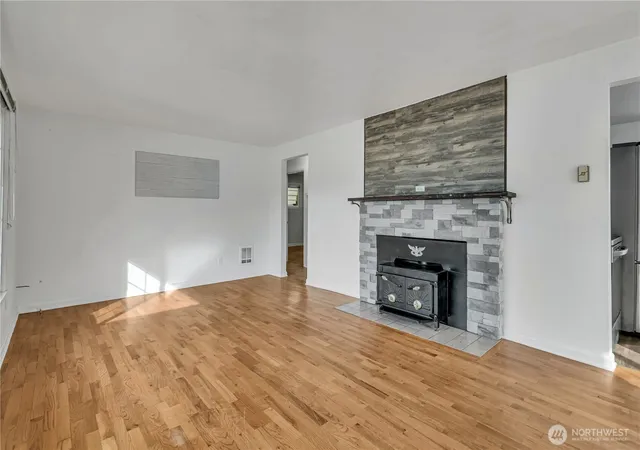 Photo 2 of Single family home for sale at 208 M St SE, Auburn, WA 98002 | MLS# NWM2594199 | Listing updated on 2026-10-15
