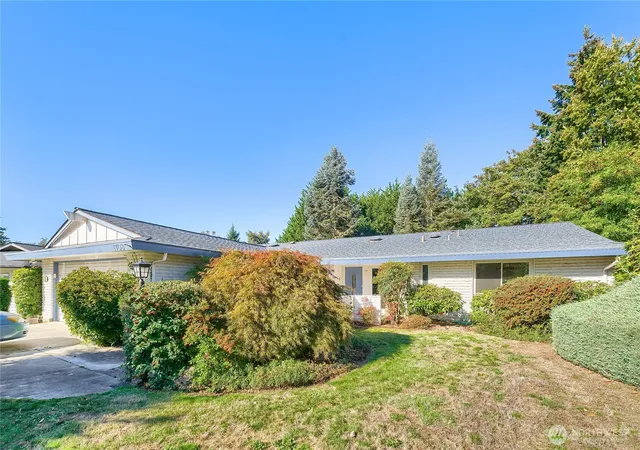 Single family home for sale at 1708 SE 16th Place, Renton, WA 98055 | MLS# NWM2594225