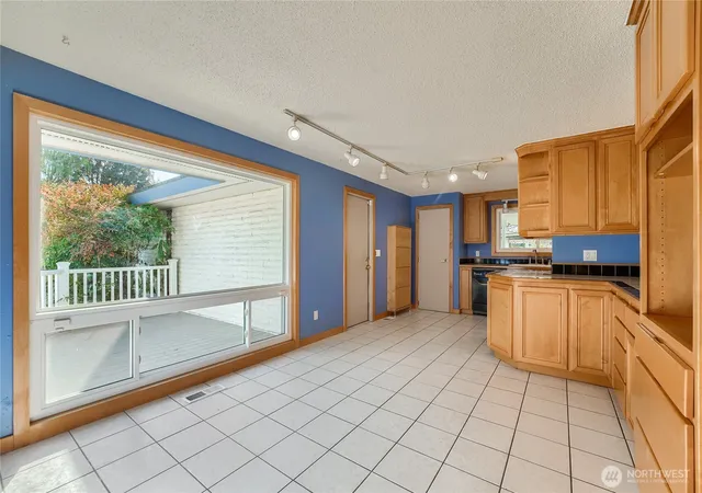 Photo 4 of Single family home for sale at 1708 SE 16th Place, Renton, WA 98055 | MLS# NWM2594225 | Listing updated on 2026-10-16