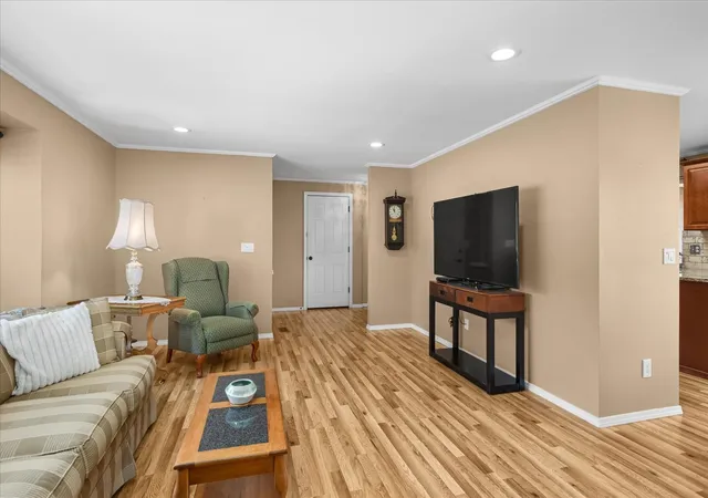 Photo 4 of Sale Pending at 17819 85th Place NE, Bothell, WA 98011 | MLS# NWM2594233 | Listing updated on 2026-10-21