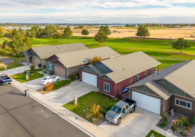 Photo 3 of Single family home for sale at 6097 Murray Way, Moses Lake, WA 98837 | MLS# NWM2594261 | Listing updated on 2026-10-20