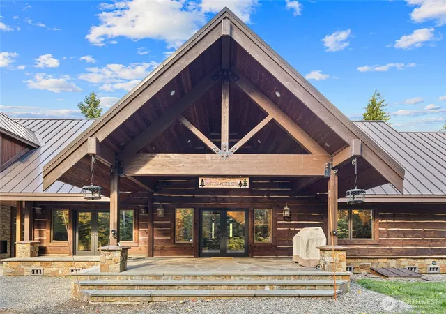 Photo 1 of Single family home for sale at 770 Kachess River Rd, Easton, WA 98925 | MLS# NWM2594263 | Listing updated on 2026-10-19