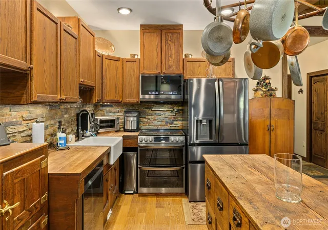 Photo 4 of Single family home for sale at 770 Kachess River Rd, Easton, WA 98925 | MLS# NWM2594263 | Listing updated on 2026-10-19