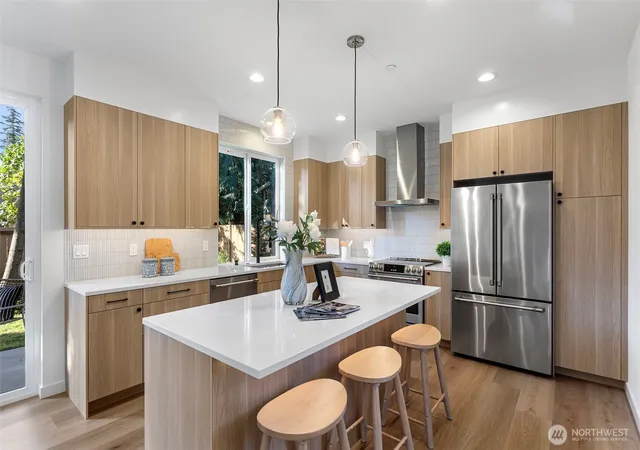 Photo 4 of Single family home for sale at 12841 NE 112th Street, Kirkland, WA 98033 | MLS# NWM2594275 | Listing updated on 2026-10-20