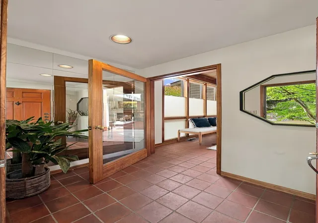 Photo 3 of Single family home for sale at 3003 35th Avenue W, Seattle, WA 98199 | MLS# NWM2594292 | Listing updated on 2026-10-16