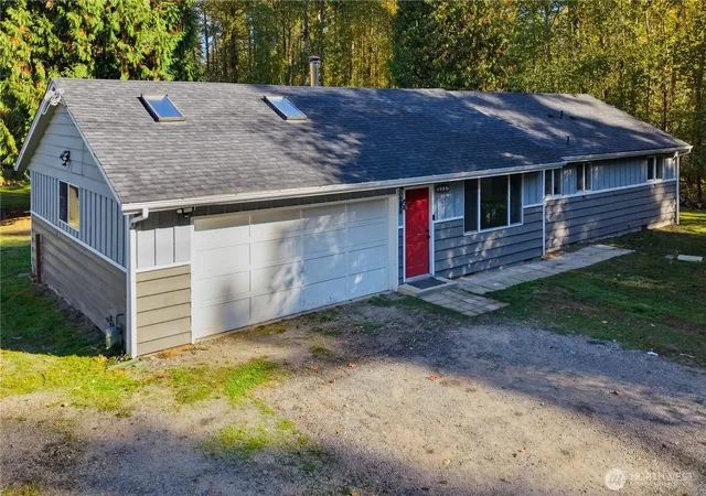 Photo 4 of Single family home for sale at 9207 144th Street E, Puyallup, WA 98375 | MLS# NWM2594294 | Listing updated on 2026-10-19