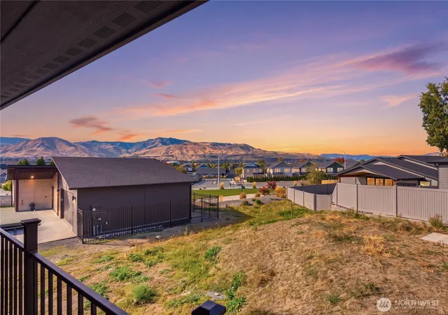 Photo 1 of Single family home for sale at 242 NW Chinook Way, East Wenatchee, WA 98802 | MLS# NWM2594297 | Listing updated on 2026-10-20