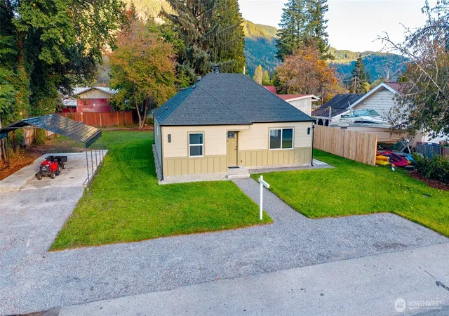 Single family home for sale at 910 Madison Ave, Darrington, WA 98241 | MLS# NWM2594298