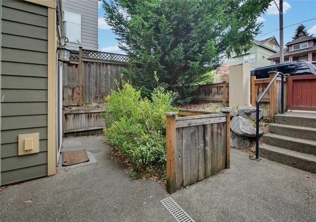 Photo 2 of Townhouse for sale at 5235 11th Avenue NE #B, Seattle, WA 98105 | MLS# NWM2594301 | Listing updated on 2026-10-18