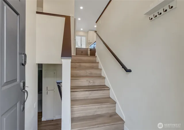 Photo 1 of Single family home for sale at 902 194th Street E, Spanaway, WA 98387 | MLS# NWM2594323 | Listing updated on 2026-10-19