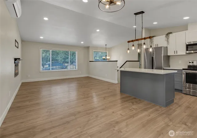 Photo 2 of Single family home for sale at 902 194th Street E, Spanaway, WA 98387 | MLS# NWM2594323 | Listing updated on 2026-10-19