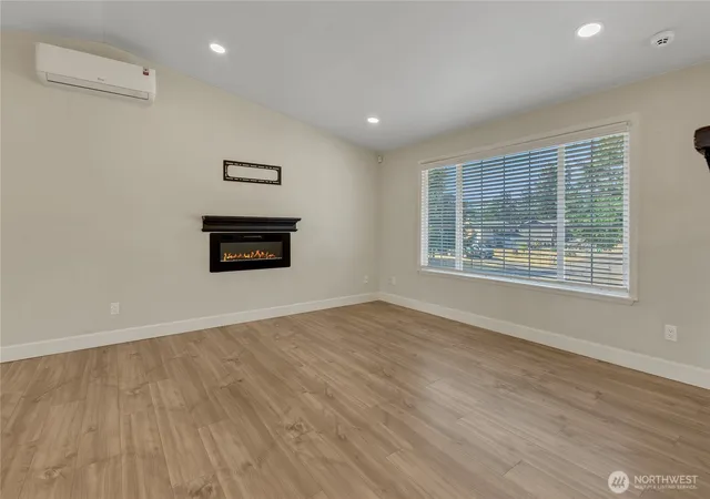 Photo 3 of Single family home for sale at 902 194th Street E, Spanaway, WA 98387 | MLS# NWM2594323 | Listing updated on 2026-10-19